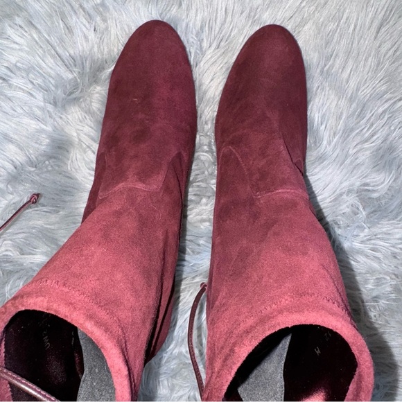 Stuart Weitzman Burgundy Suede Glove Tie Back Round Toe Heeled Ankle Bootie 12 - Picture 6 of 8
